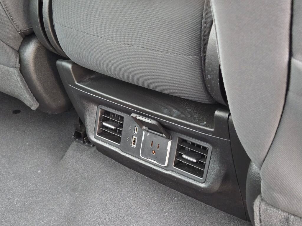 Used 2024 Chevrolet Silverado 1500 LT image 11