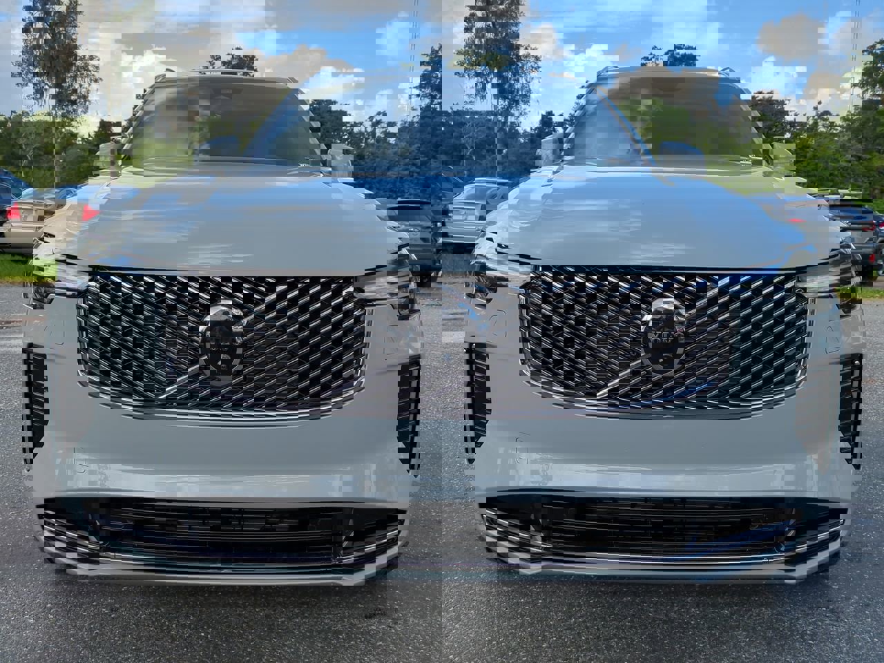 New 2026 Volvo XC90 B6 Plus w/ Protection Package Premier image 9