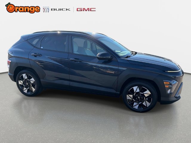 Used 2025 Hyundai Kona SEL FWD image 2