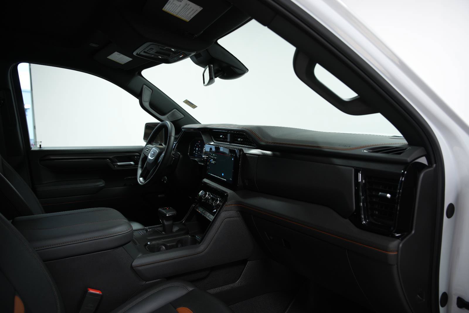 Used 2025 GMC Sierra 1500 AT4 w/ AT4 Premium Package AWD/4WD image 18