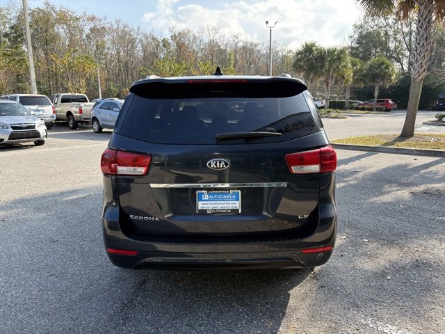 Used 2015 Kia Sedona LX w/ LX Convenience Package image 5
