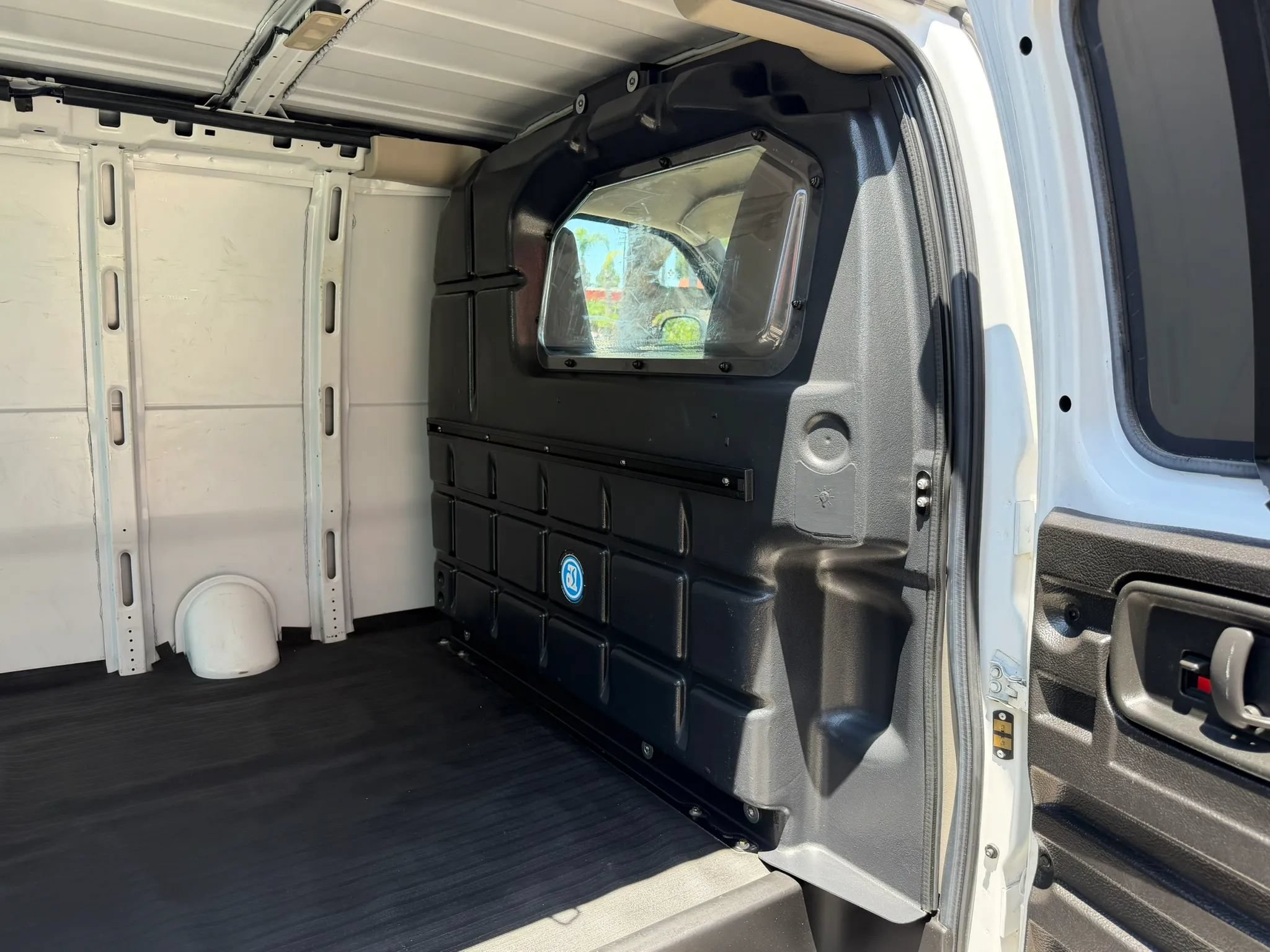 Used 2022 Chevrolet Express 2500 w/ Driver Convenience Package RWD image 19
