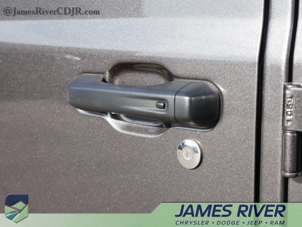 Used 2024 Jeep Wrangler Willys image 19