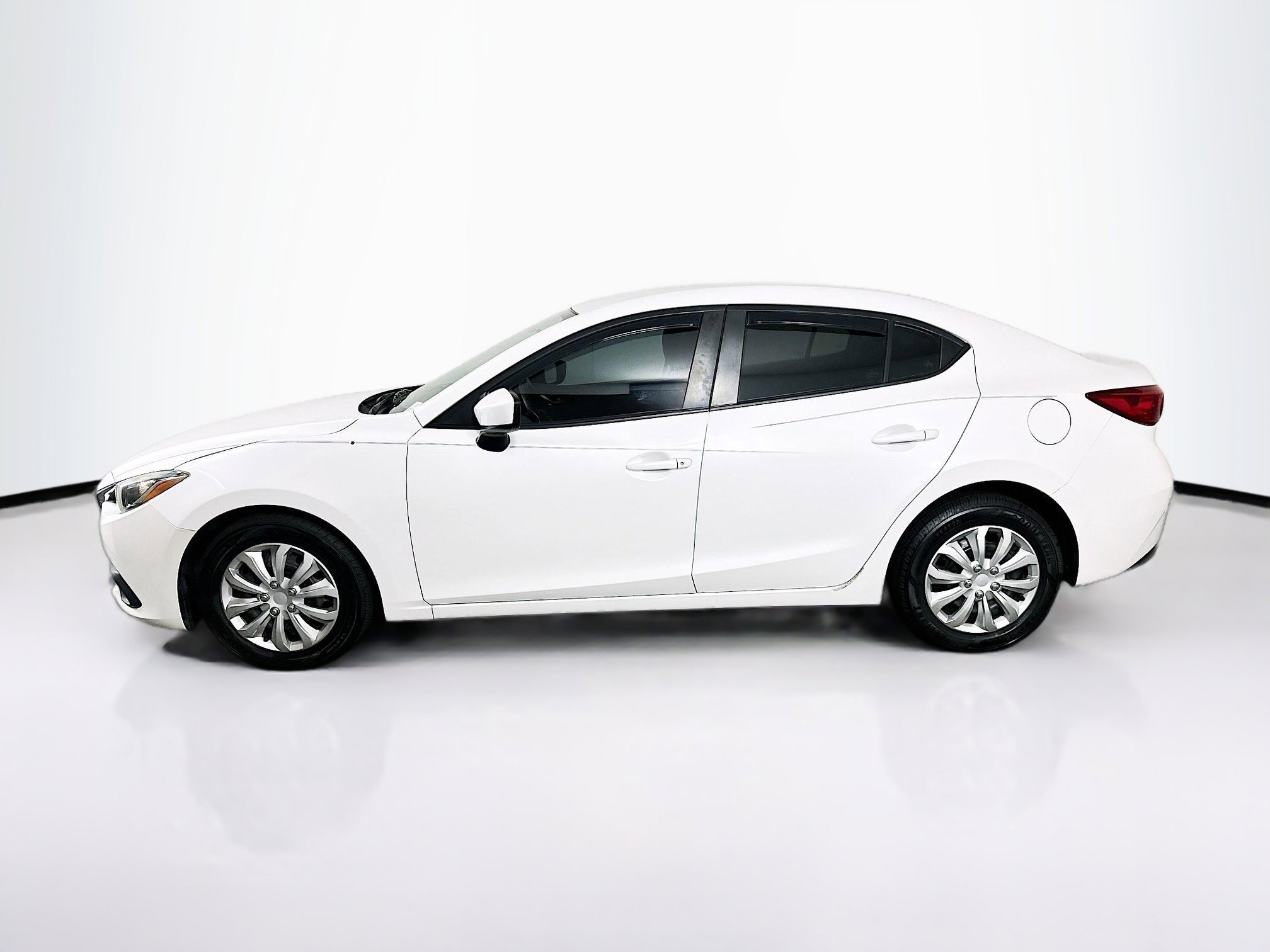 Used 2016 MAZDA MAZDA3 i Sport FWD image 4