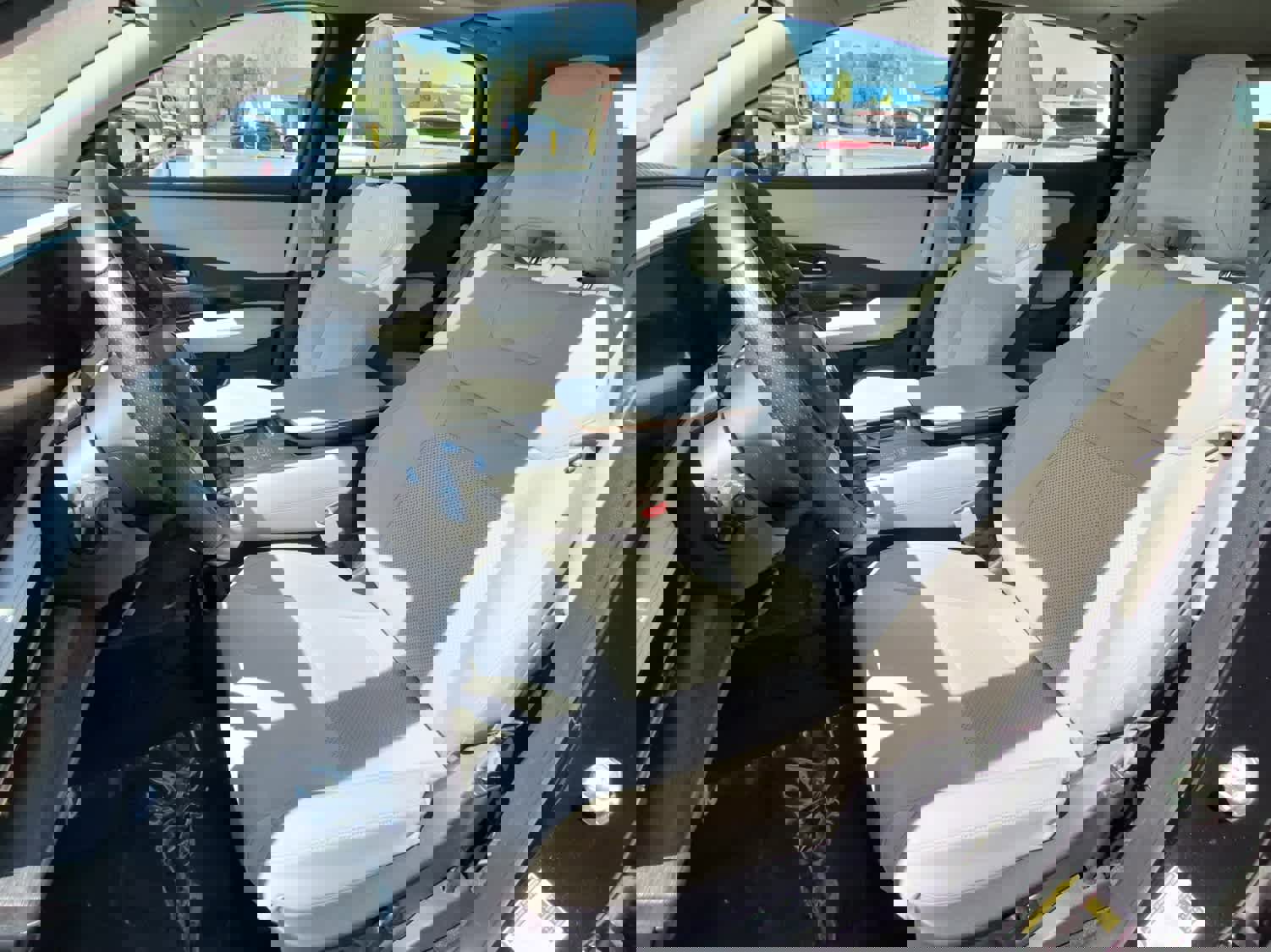 Used 2023 Nissan Ariya FWD image 11