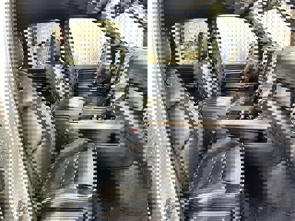 Used 2025 RAM 1500 Laramie image 31