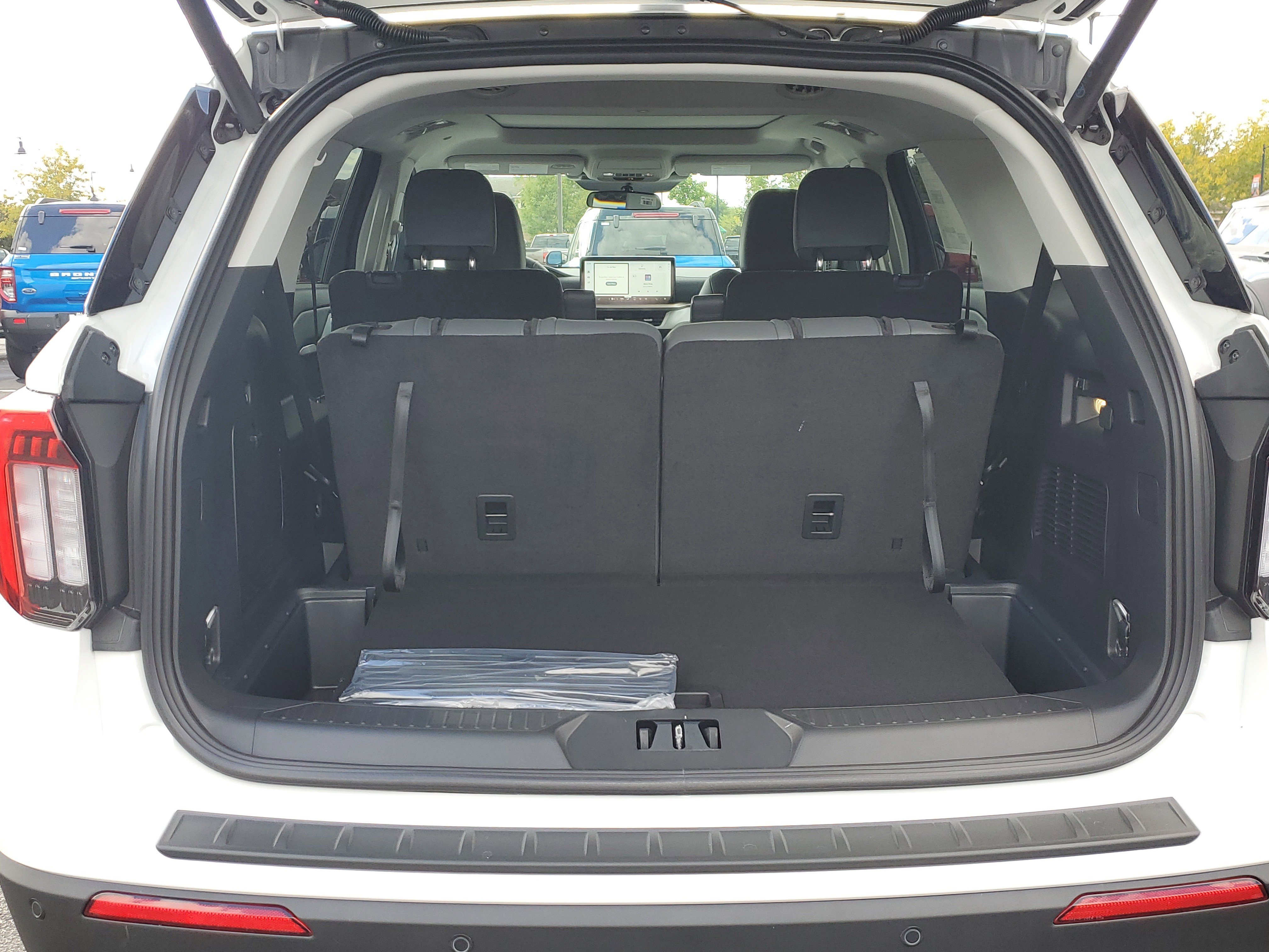 New 2025 Ford Explorer Active w/ Active Comfort Package image 7