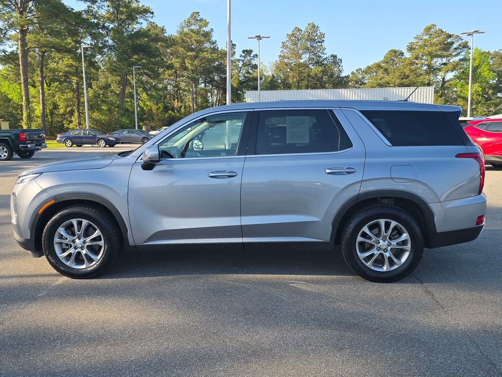 Used 2020 Hyundai Palisade SE FWD image 2