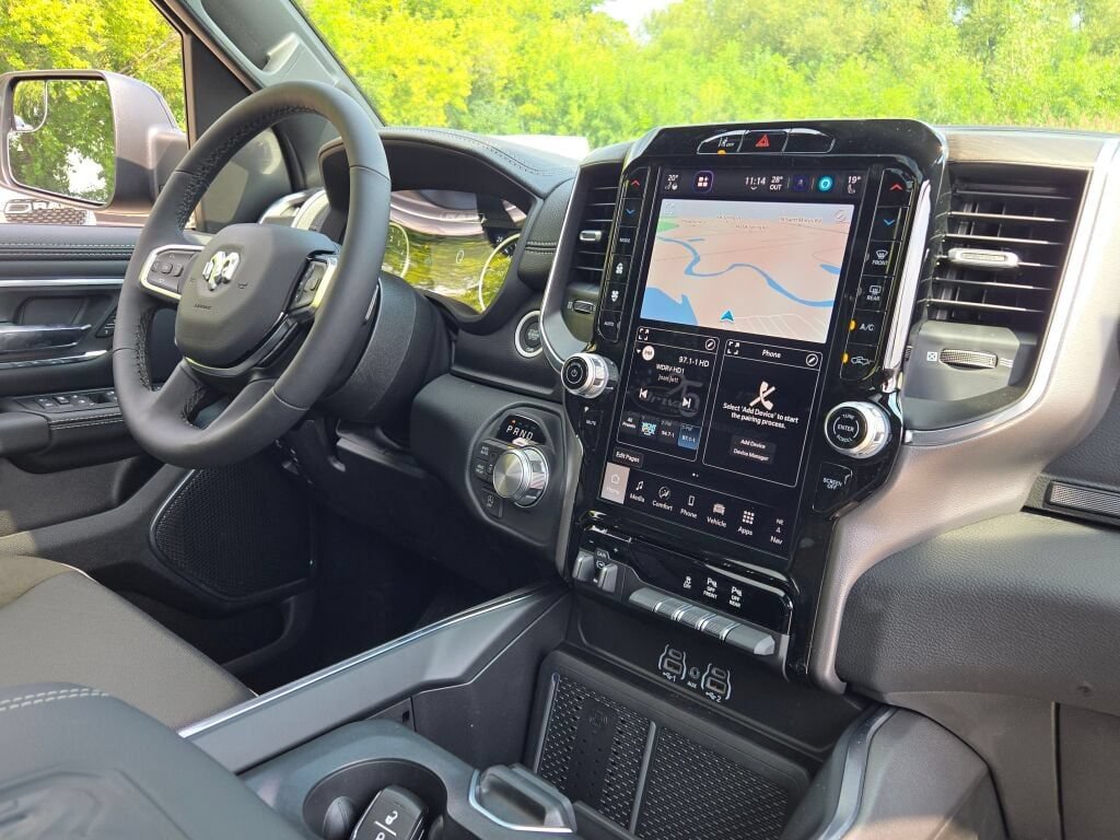 New 2027 RAM 1500 Laramie w/ Night Edition AWD/4WD image 7