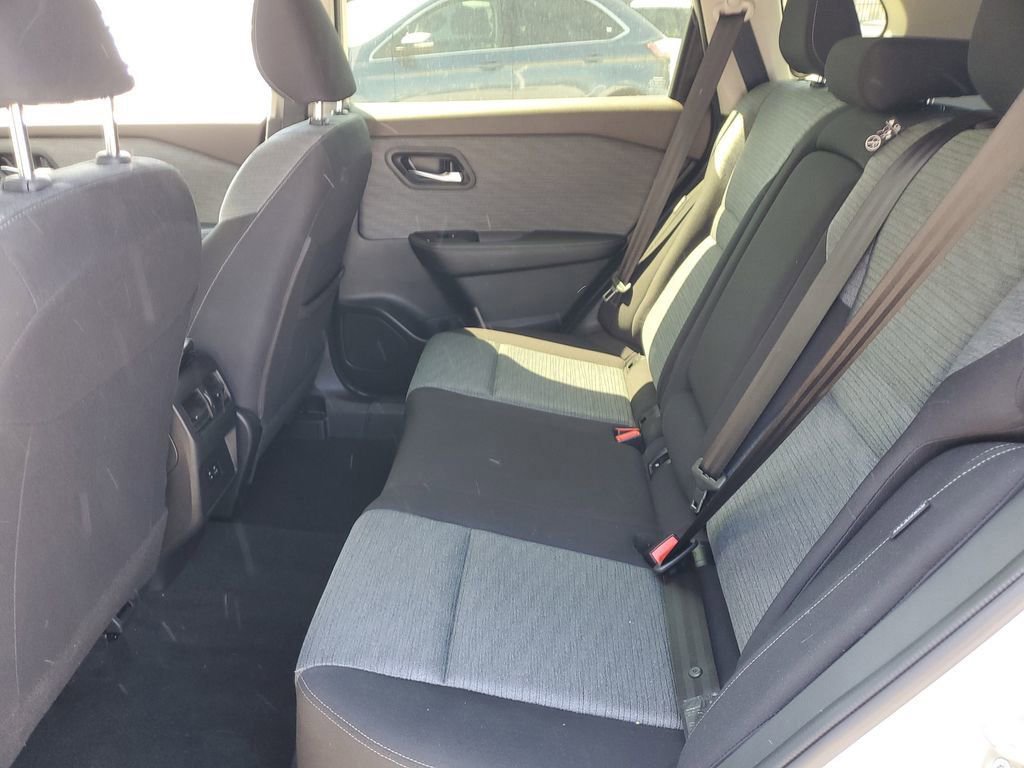 Used 2023 Nissan Rogue SV AWD/4WD image 9