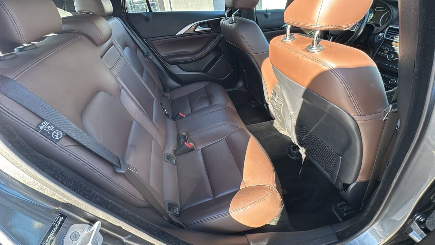 Used 2018 INFINITI QX30 Premium w/ Technology Package image 18