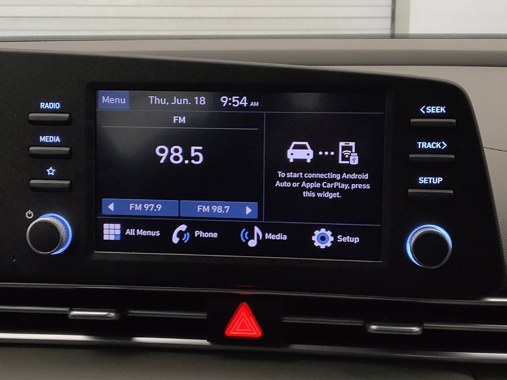 Used 2024 Hyundai Elantra SE FWD image 25