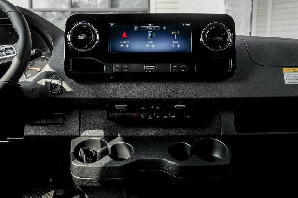 Used 2025 Mercedes-Benz Sprinter 2500 image 19