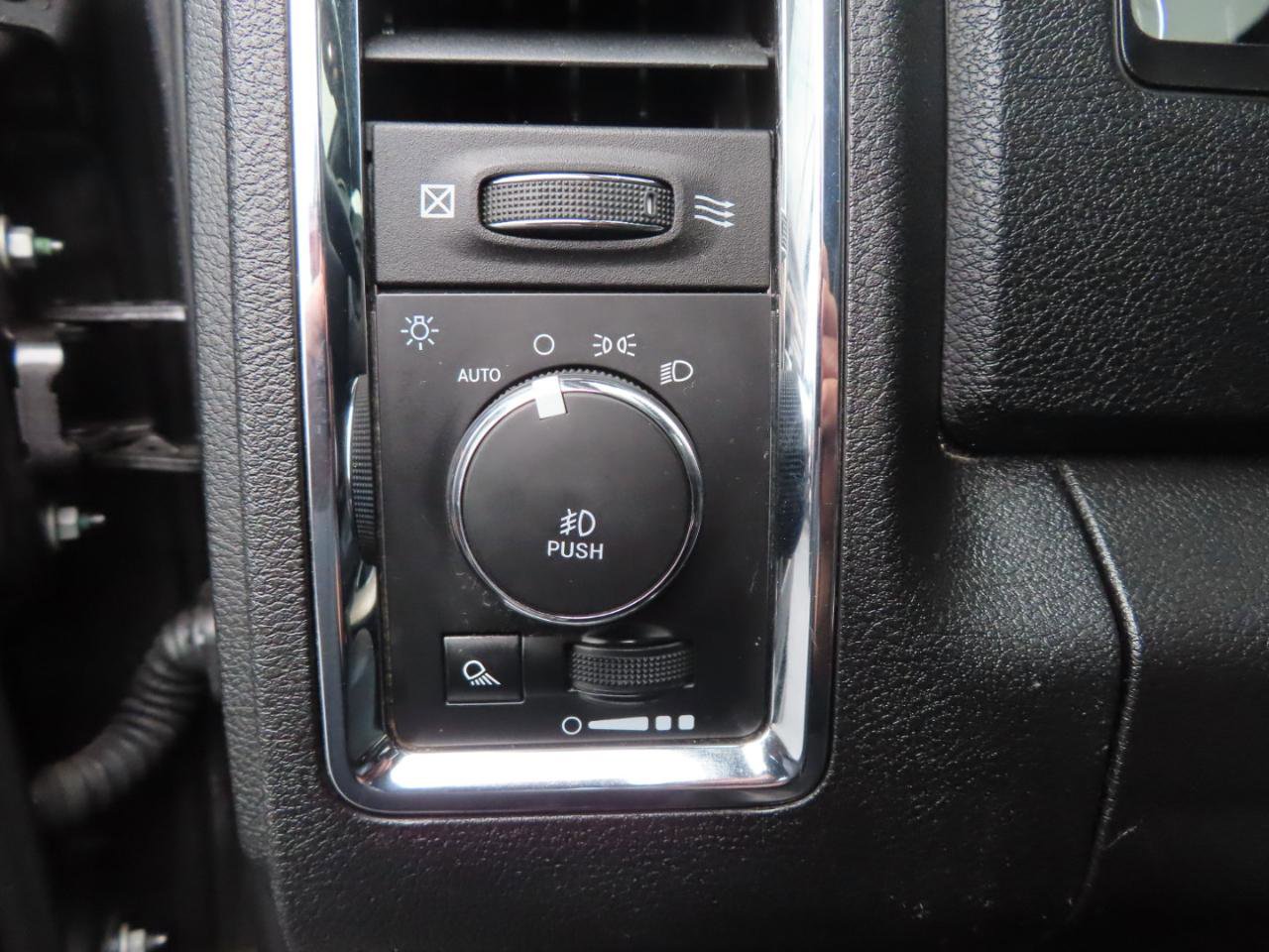 Used 2018 RAM 3500 Laramie AWD/4WD image 34