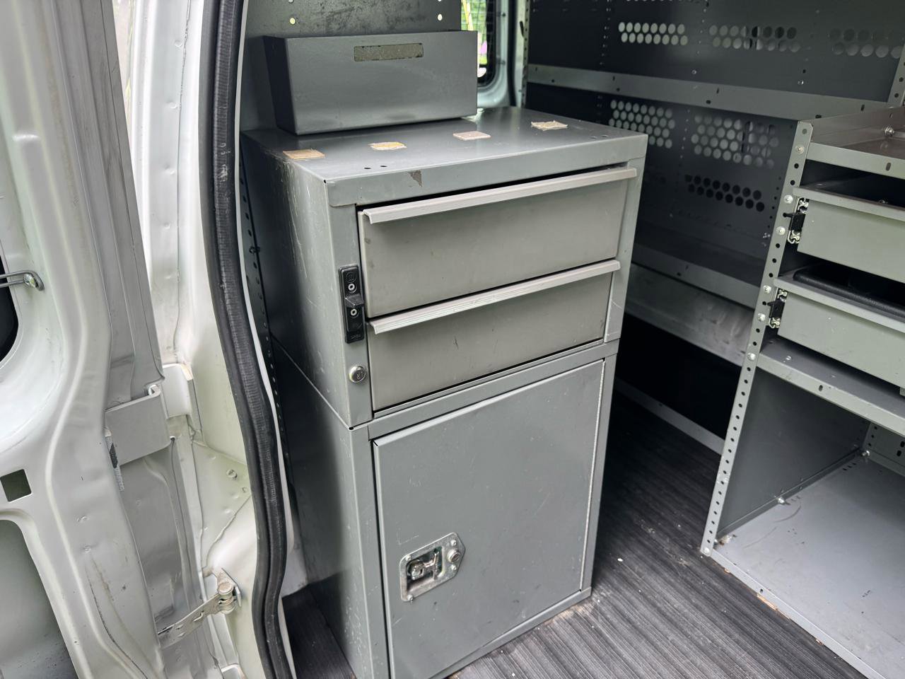 Used 2013 Chevrolet Express 2500 RWD image 27