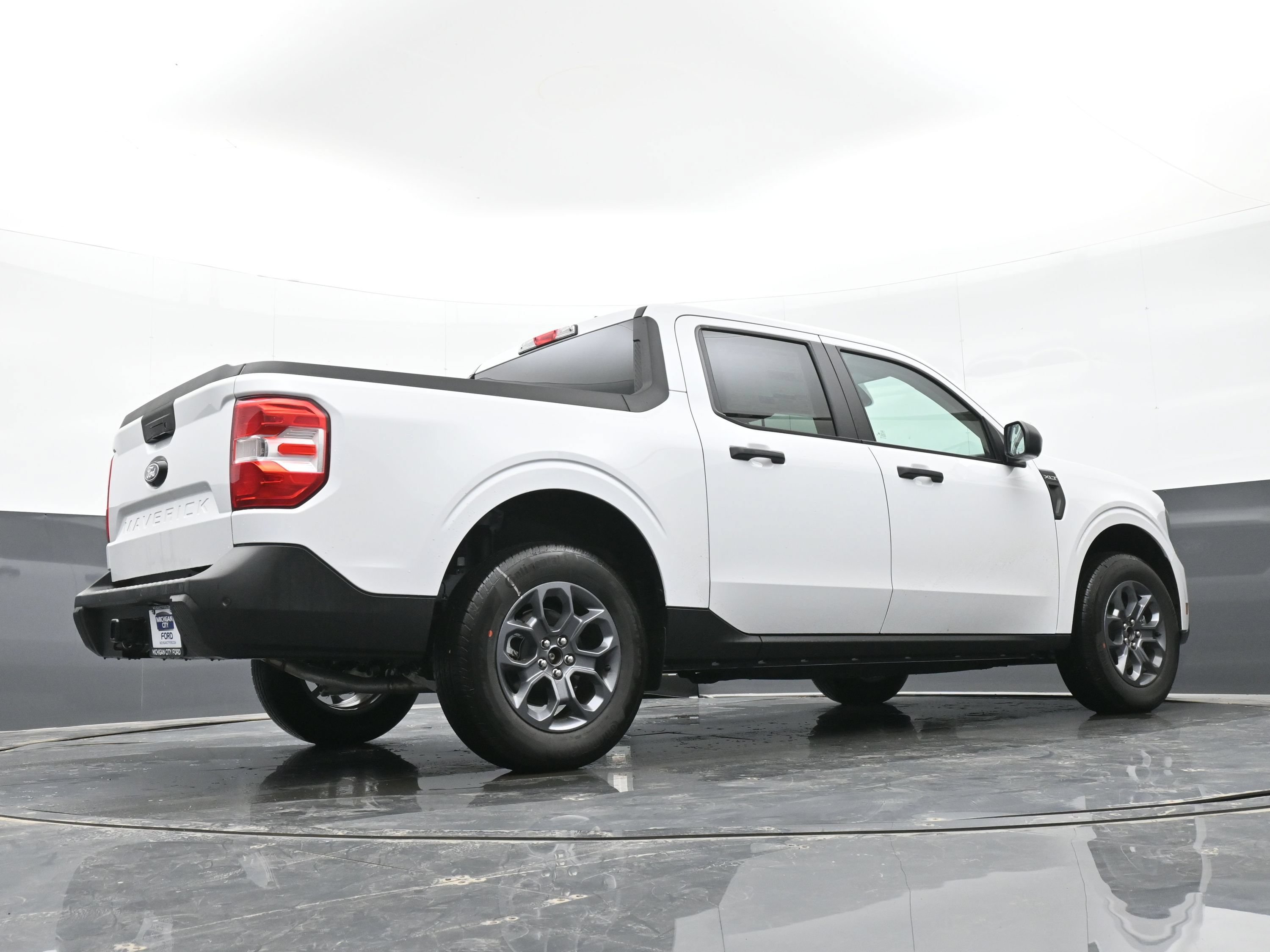 Used 2025 Ford Maverick XLT w/ Equipment Group 301A AWD/4WD image 43