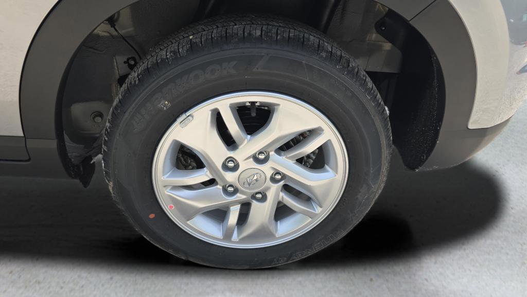 New 2026 Hyundai Venue SE FWD image 30