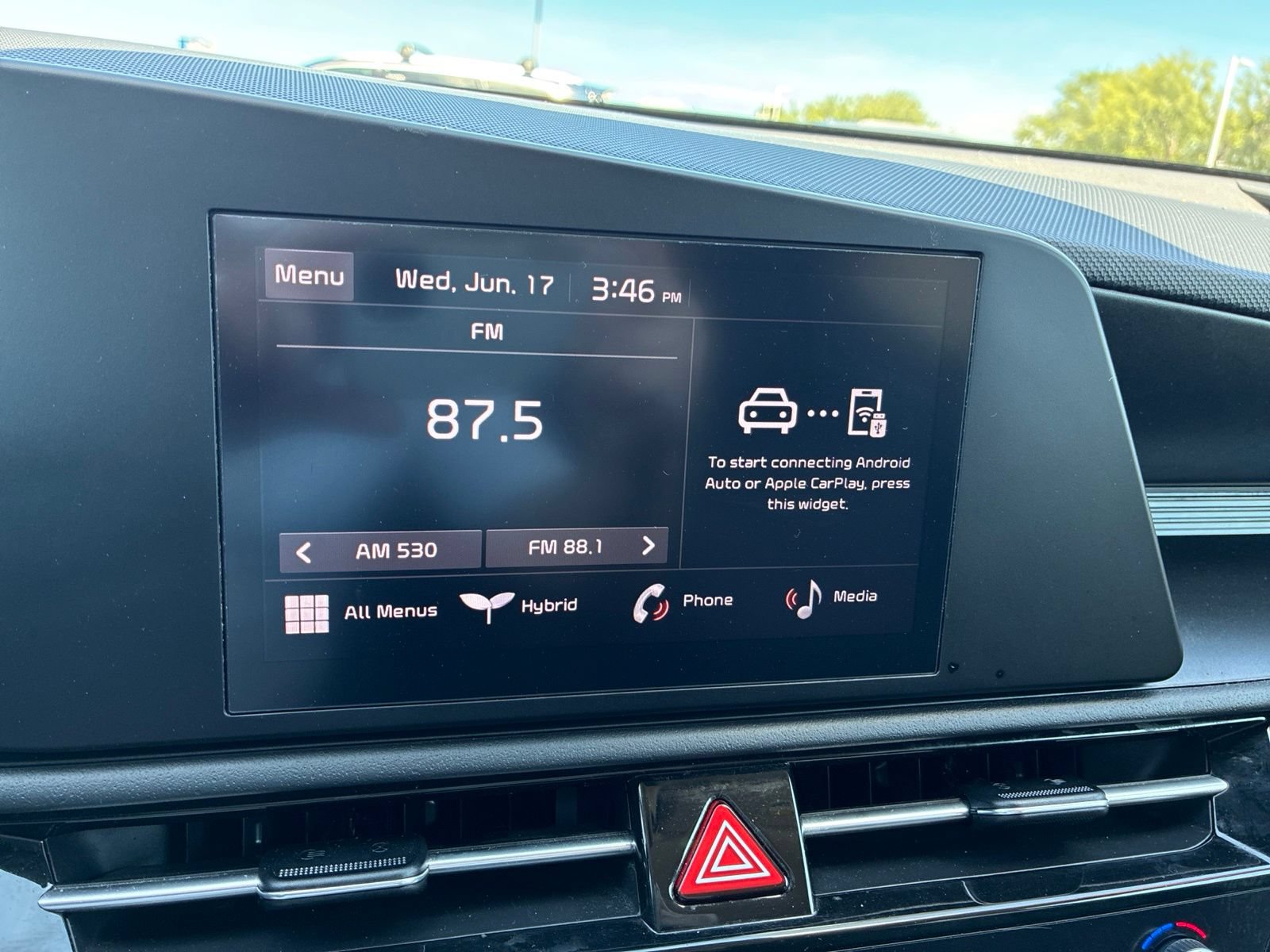 Used 2024 Kia Niro LX FWD image 25