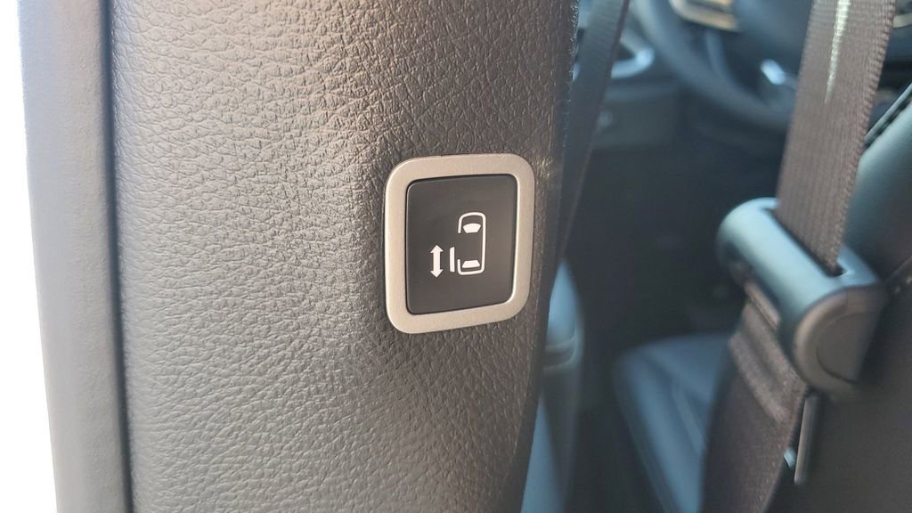 New 2026 Chrysler Pacifica Select image 17