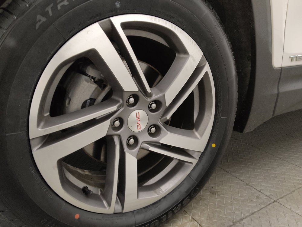 Used 2020 GMC Terrain SLT w/ LPO, Floor Liner Package image 31