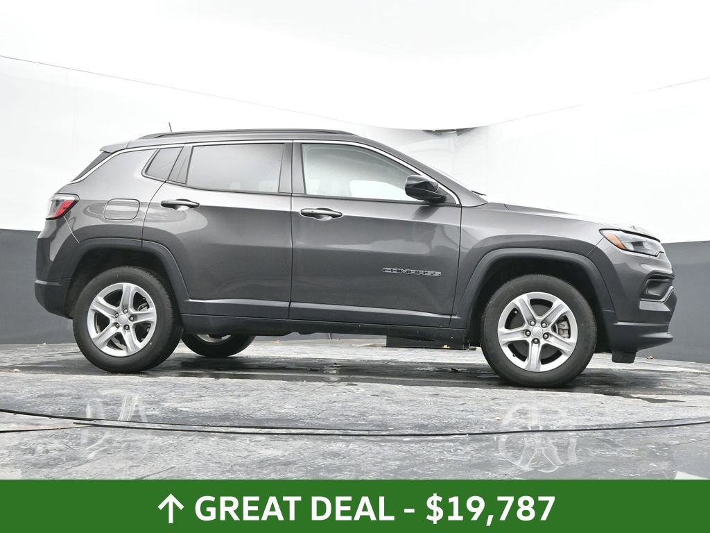 Used 2024 Jeep Compass Latitude image 52