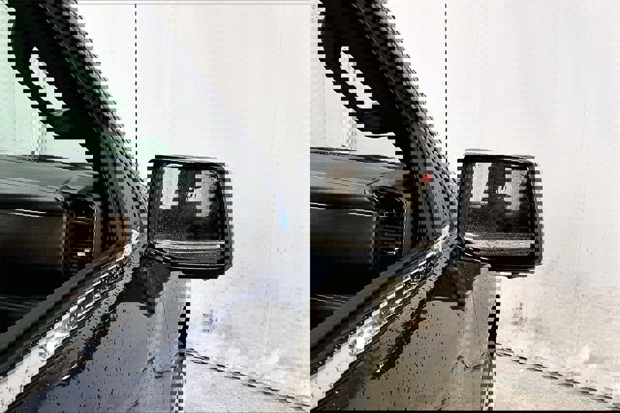 Used 2022 Chevrolet Silverado 1500 High Country w/ High Country Premium Package image 11