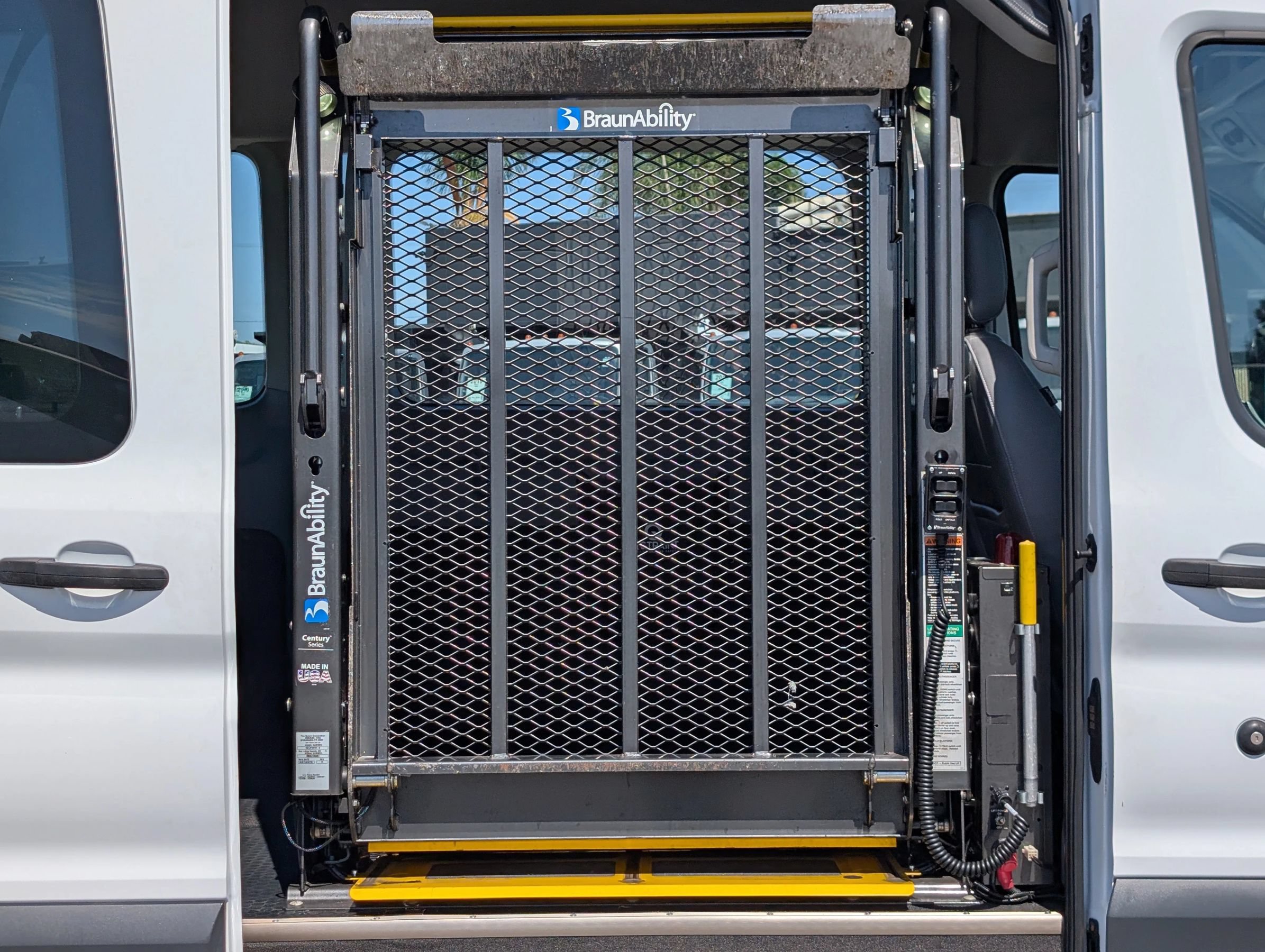 Used 2018 Ford Transit 350 XL RWD image 5