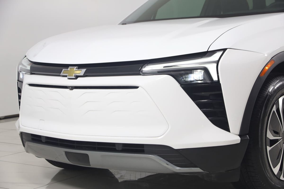 Used 2025 Chevrolet Blazer EV LT AWD/4WD image 50