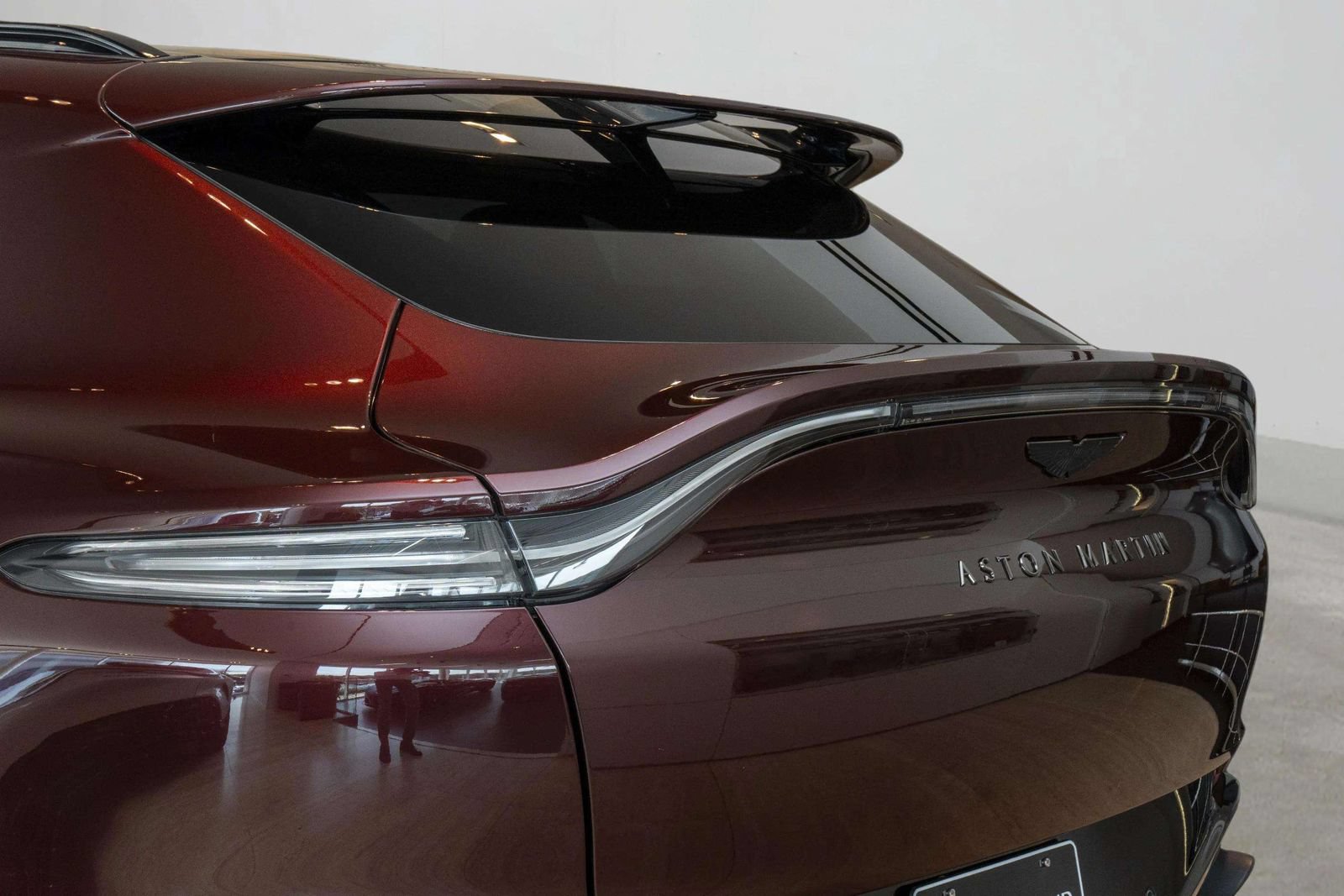 Used 2022 Aston Martin DBX AWD/4WD image 55