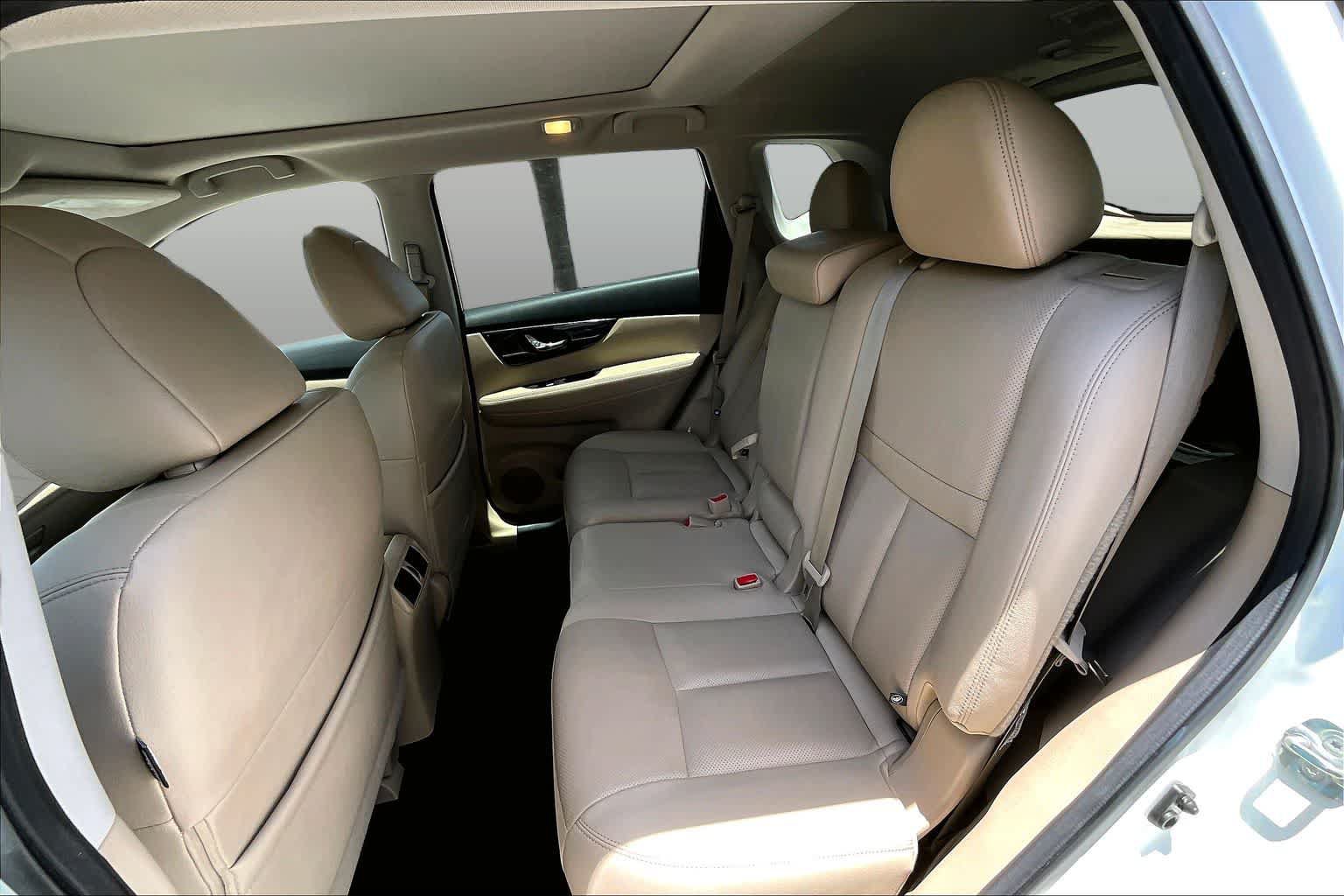 Used 2020 Nissan Rogue SL w/ Premium Package FWD image 21