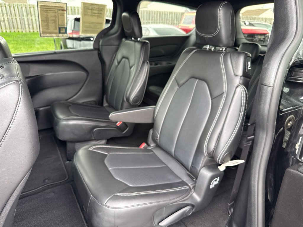 Used 2025 Chrysler Pacifica Select FWD image 26