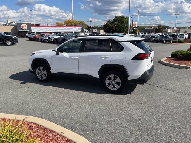 Used 2025 Toyota RAV4 XLE AWD/4WD image 4
