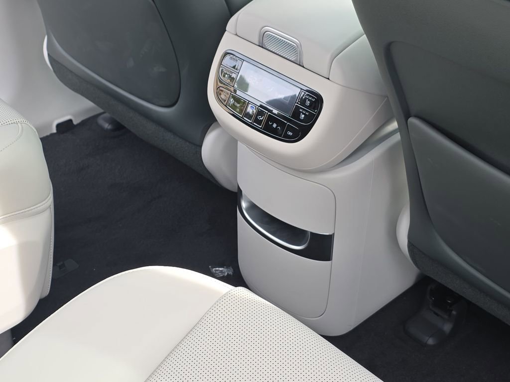 New 2026 Hyundai Ioniq 9 Calligraphy image 19