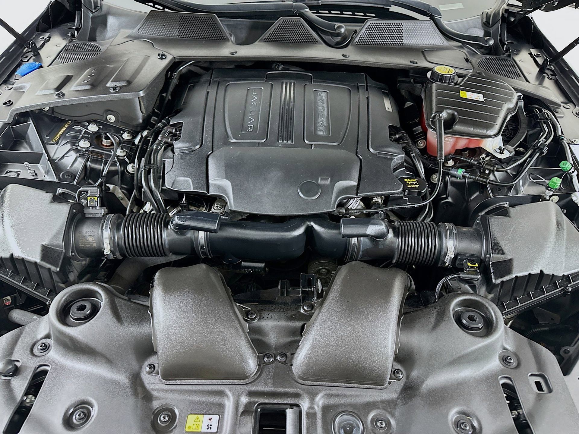 Used 2016 Jaguar XJ L Supercharged image 32