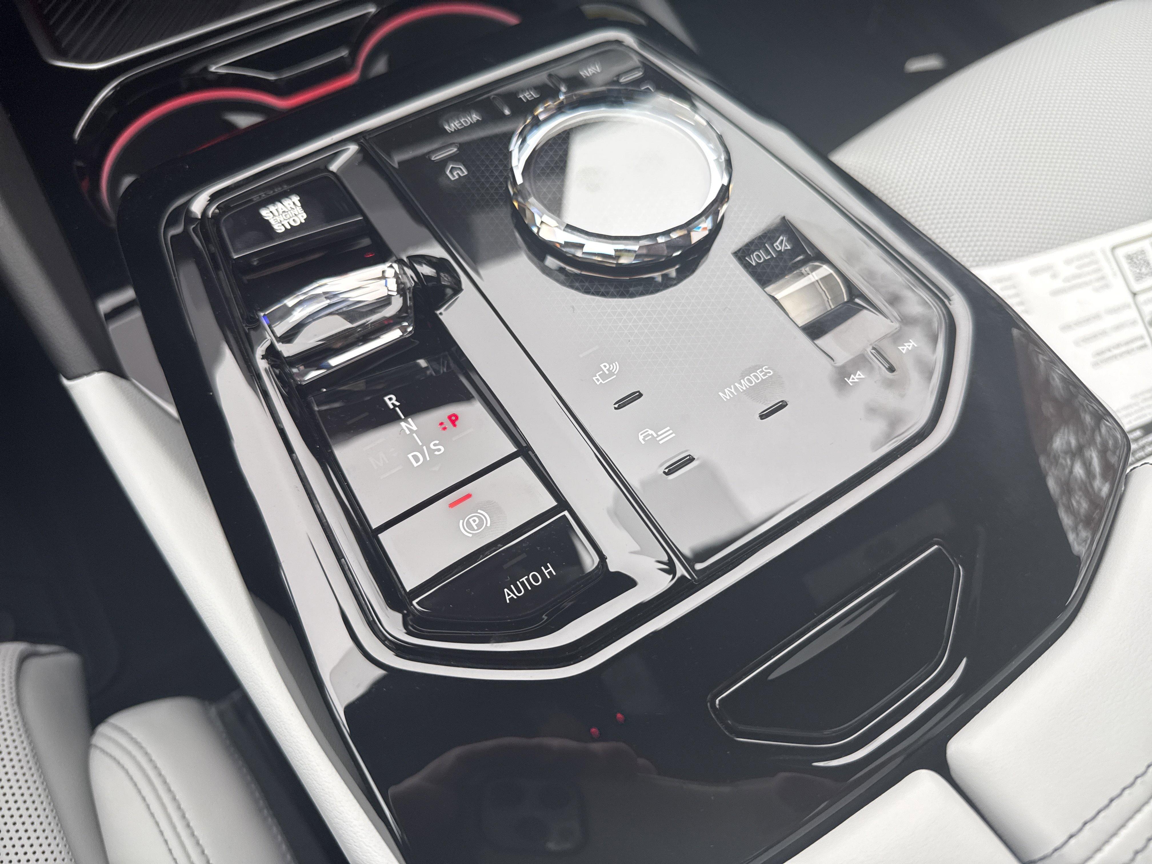 New 2026 BMW 550e xDrive image 17