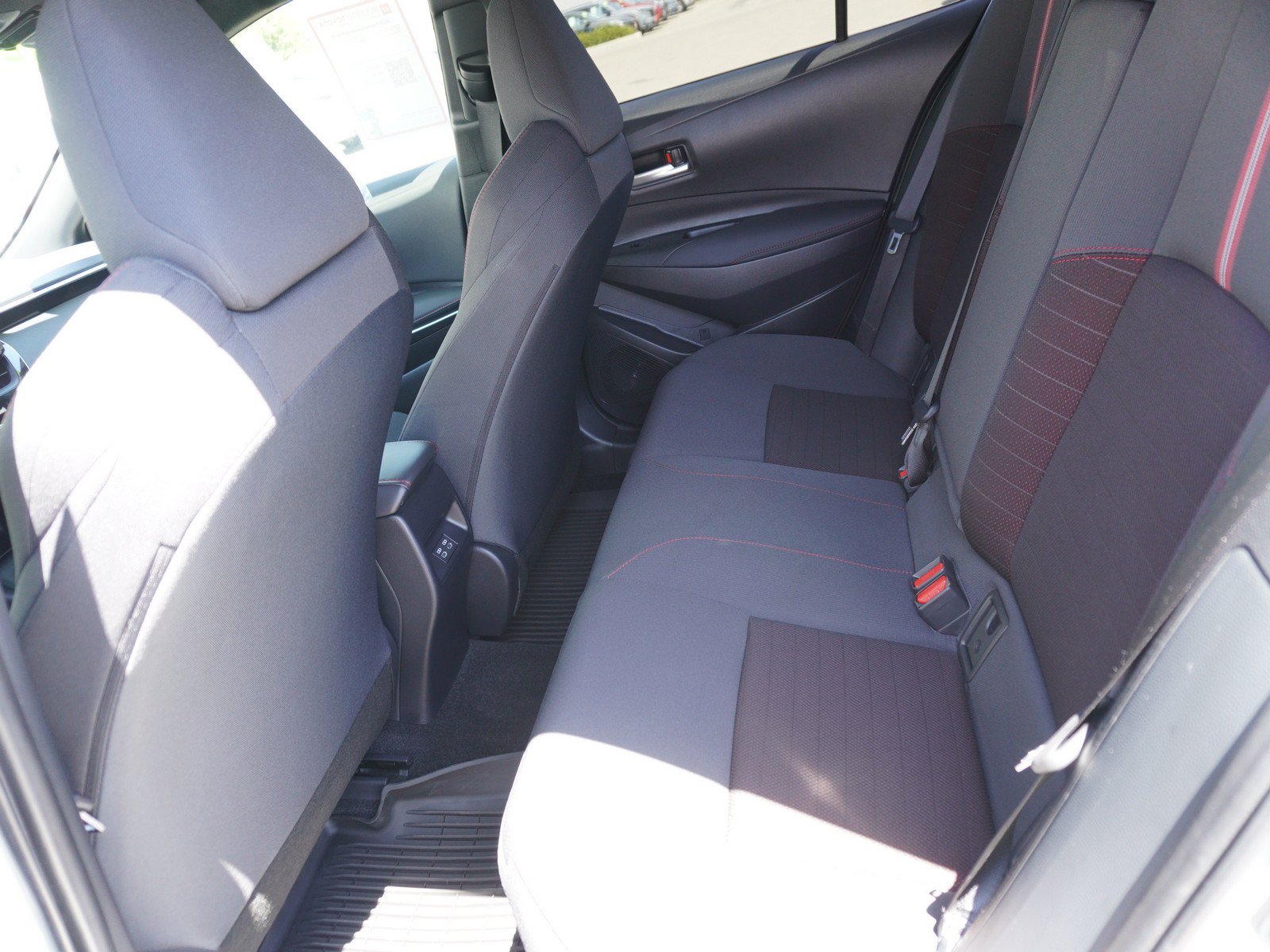 Used 2025 Toyota Corolla SE FWD image 12