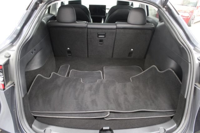 Used 2021 Tesla Model Y Long Range AWD/4WD image 20