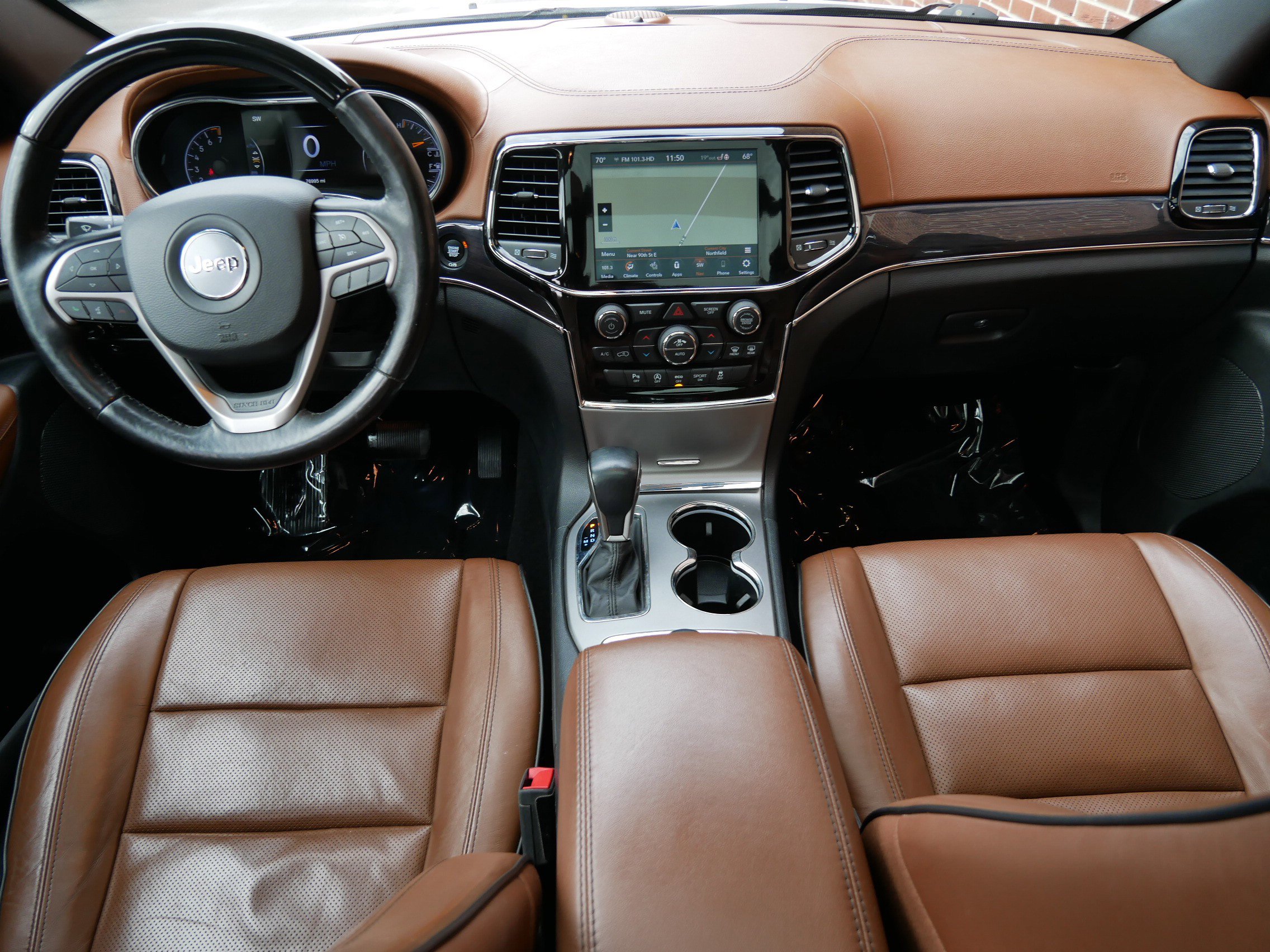 Used 2020 Jeep Grand Cherokee Overland image 14