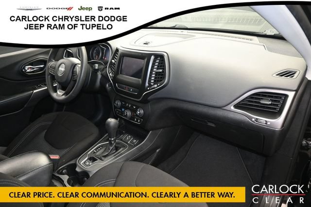 Used 2021 Jeep Cherokee Latitude FWD image 34