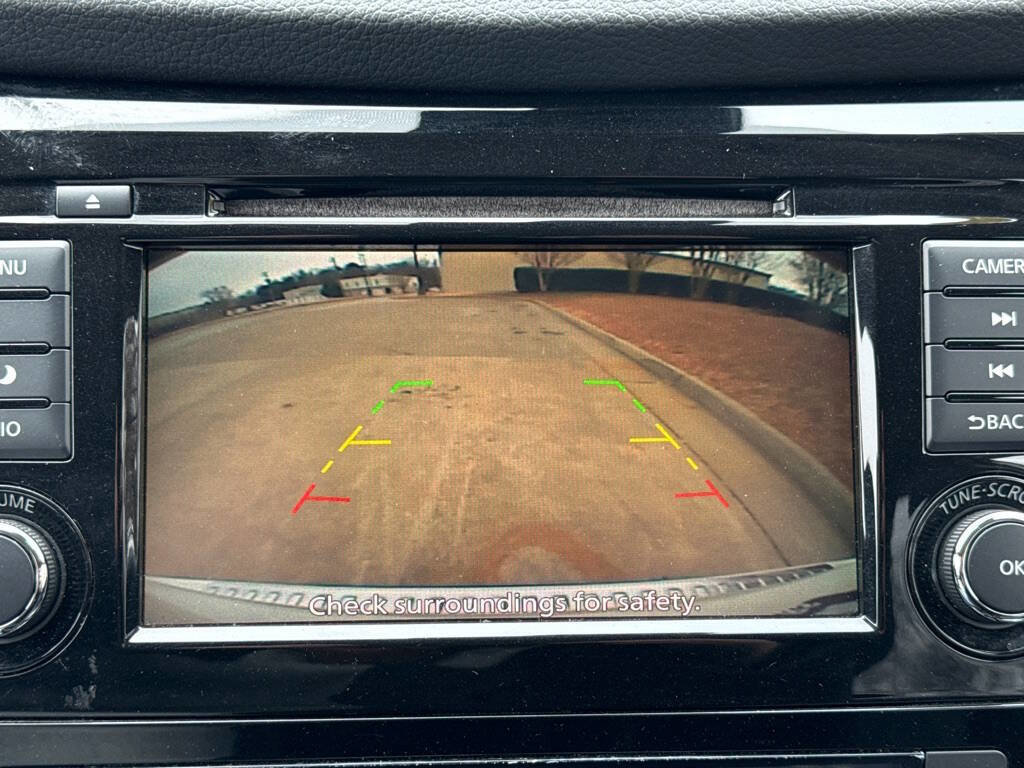 Used 2020 Nissan Rogue SV FWD image 25