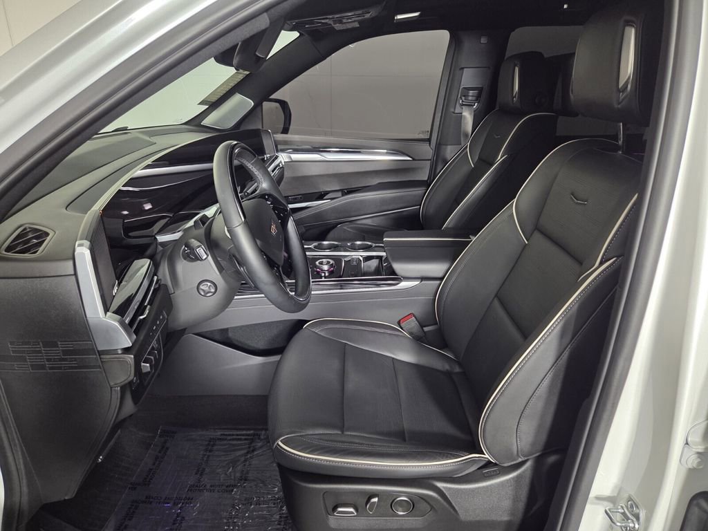 Used 2025 Cadillac Escalade Sport w/ Touring Package image 11