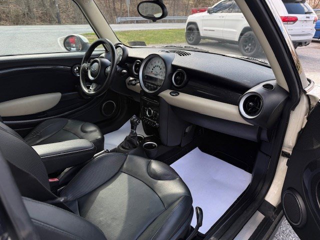 Used 2011 MINI Cooper S image 11