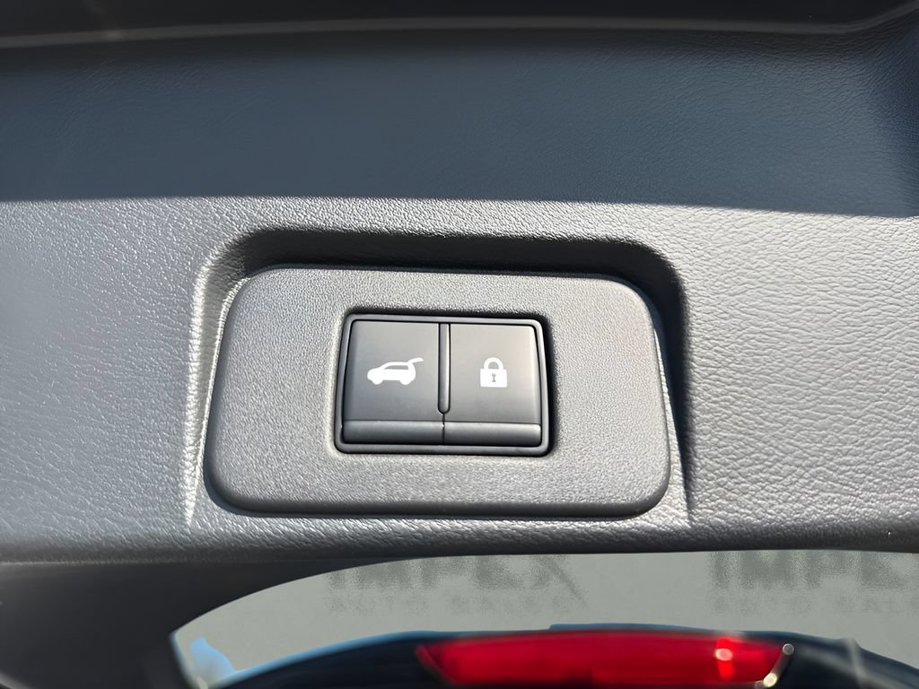 Used 2024 Nissan Rogue SV AWD/4WD image 26