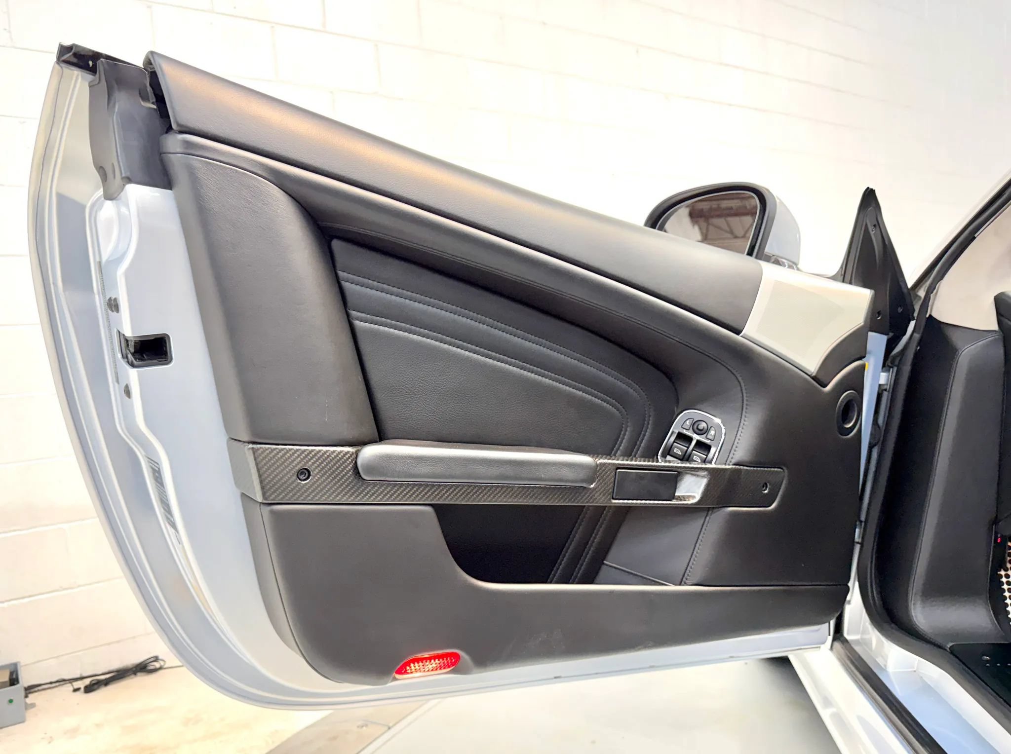 Used 2012 Aston Martin DBS Volante RWD image 31
