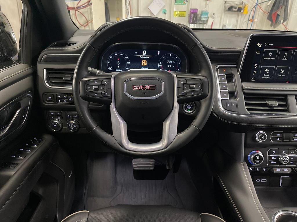 Used 2024 GMC Yukon XL SLT w/ SLT Luxury Package AWD/4WD image 17
