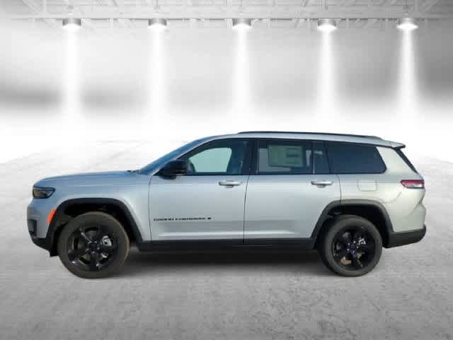 Certified 2024 Jeep Grand Cherokee L Altitude AWD/4WD image 5