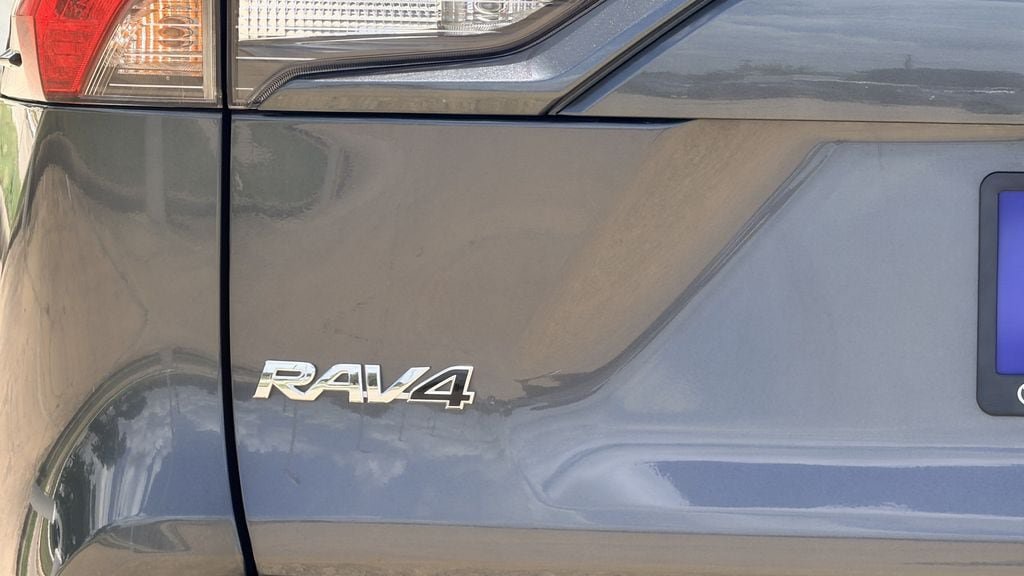 Used 2025 Toyota RAV4 XLE FWD image 9