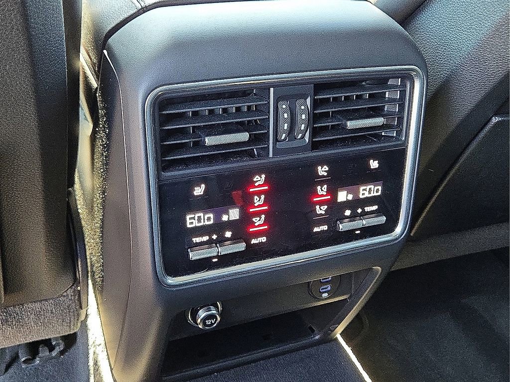 Used 2022 Porsche Cayenne E-Hybrid Coupe image 16