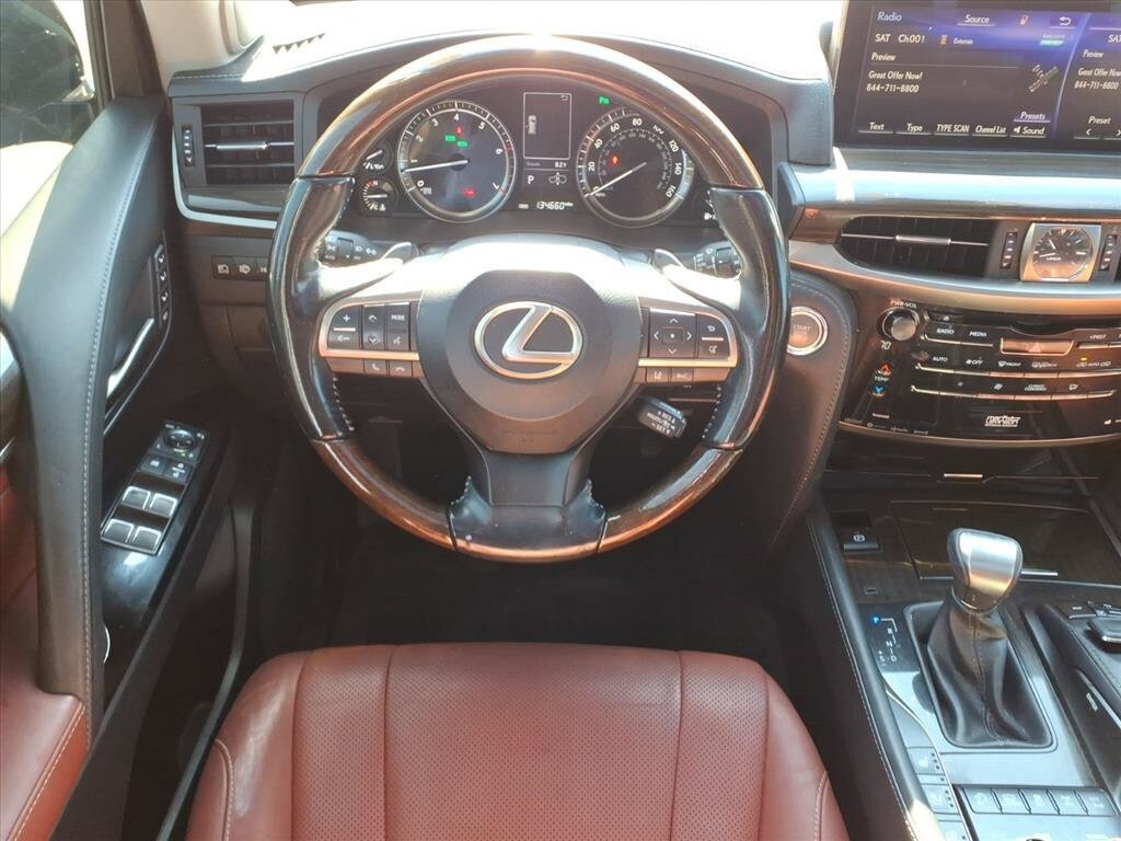 Used 2016 Lexus LX 570 4WD w/ Luxury Package image 32