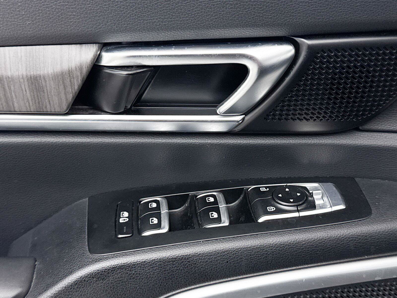 Used 2023 Kia Telluride EX w/ EX Captain's Chair Package FWD image 32